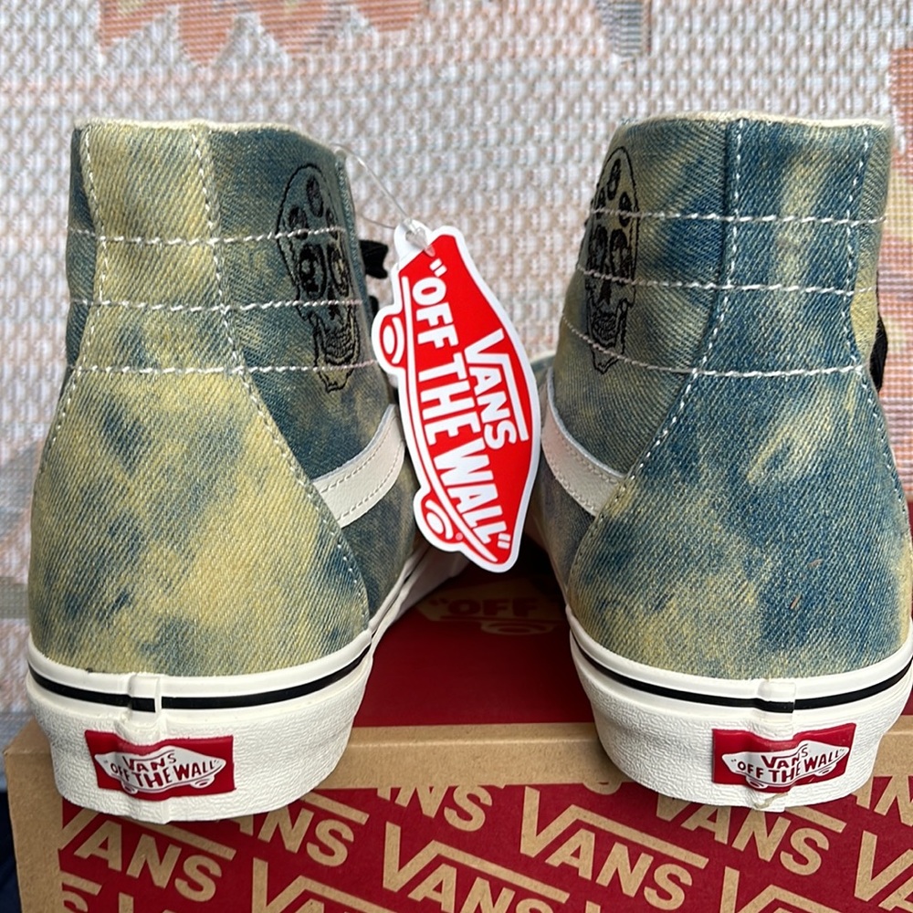 Vans Men’s Sk8-Hi Tapered
Denim Embroidery Olive/White
VN0A5KRUY33
Sneakers - Picture 14 of 16